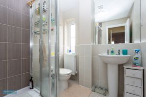 Ensuite- click for photo gallery